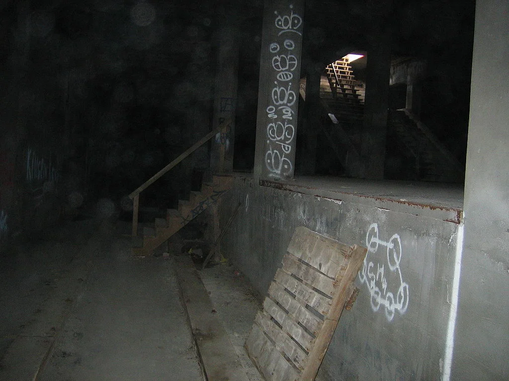 A downtown entrance to the Cincinnati Subway. 2005.